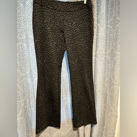Garbarini Pants - Garbarini‎ large bootleg gray cheeta legging